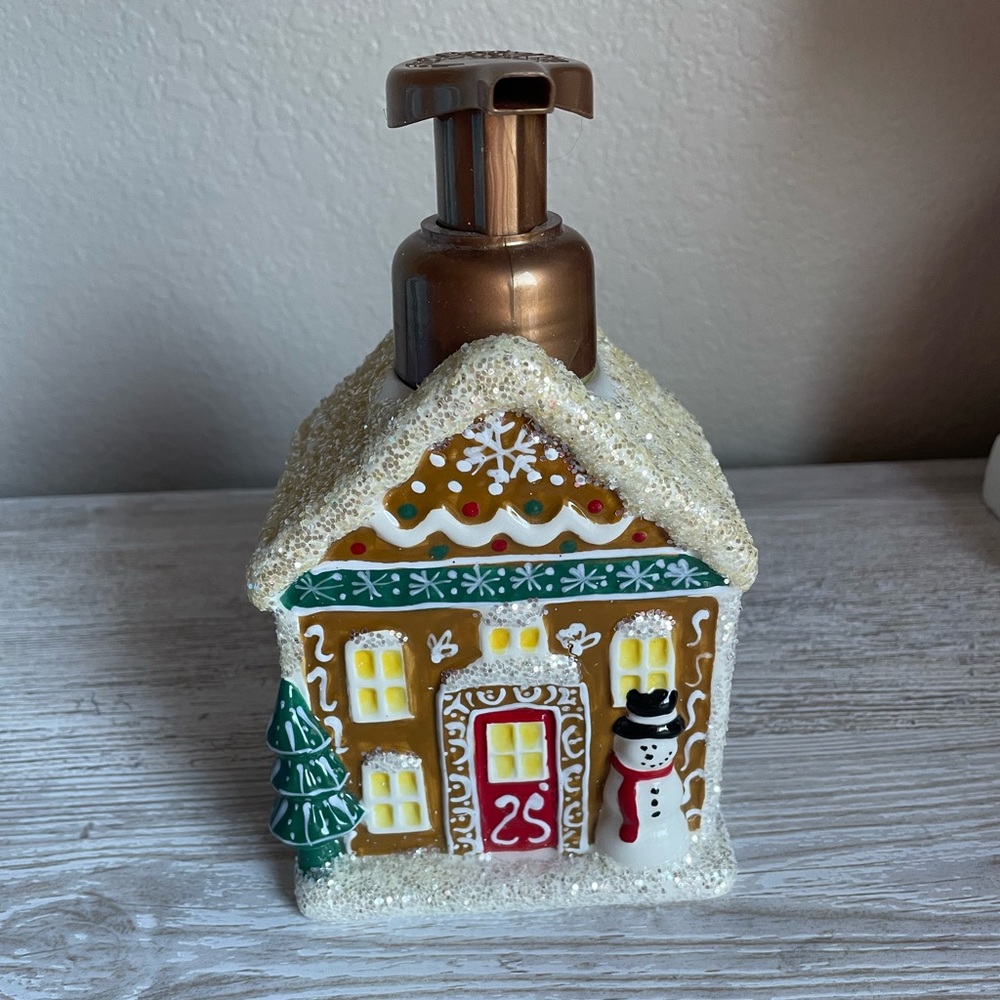 Bath & Body Works gingerbread house gentle foaming hand soap dispenser. Used.